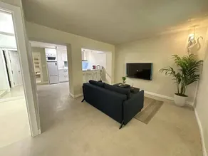 Fully equipped apartment with private pool - Image 4