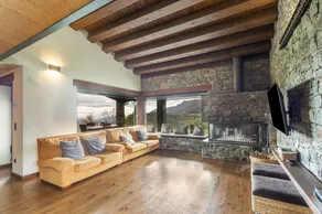Chalet 'Casa Campelles 2' with Mountain View, Shared Terrace and Wi-Fi - Image 4