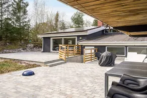Fully equipped beautiful holiday home with pool, terrace & hot tub | Beach nearby | Pet-friendly - Image 2