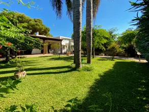 Villa con barbecue, terrazza e giardino | Vista sul giardino - Image 2