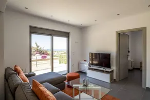 Kayzo Luxury Apartment With Pool - Image 3