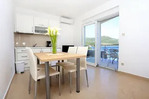 Holiday apartment with terrace | Sea view - Image 4