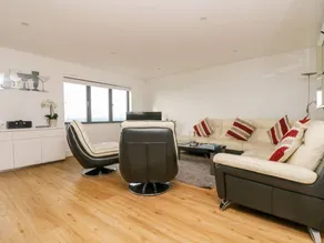 Family-oriented cottage | Beach nearby - Image 3