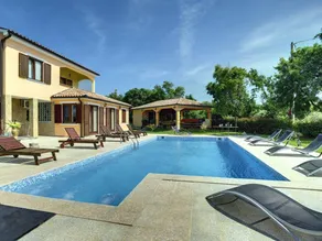 Casa vacacional con terraza, piscina privada y sauna - Image 2