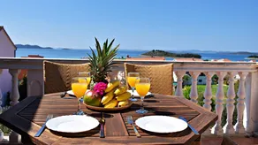 Holiday apartment with BBQ & terrace | Close to the beach | Pet-friendly - Image 2