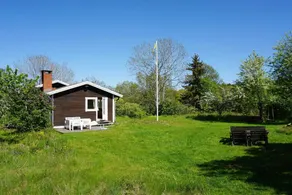 Holiday home with garden - Image 3