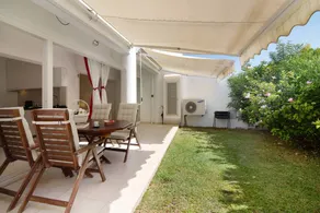 Appartamento con giardino e terrazza | Vista sul giardino - Image 4