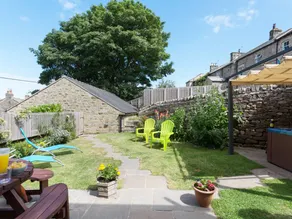Family-friendly cottage with barbeque, jacuzzi & garden | Dogs allowed - Image 3