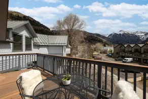 Appartement en copropriété convivial et familial avec terrasse | Vue rivière | Ski à proximité | Avec animaux autorisés - Image 2