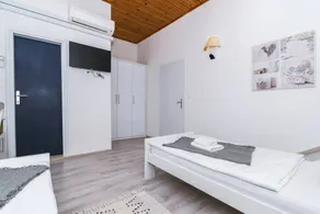 Private room with terrace - Image 3
