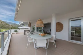 Appartement de vacances avec terrasse, jardin et piscine | Vue mer - Image 4