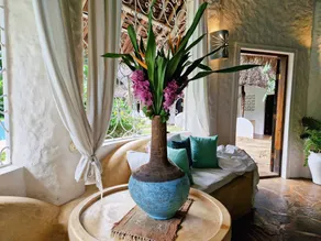 Private room with garden & pool | Garden view - Image 3