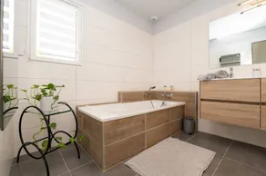 Charming bed and breakfast with garden | Garden view | Beach nearby - Image 3