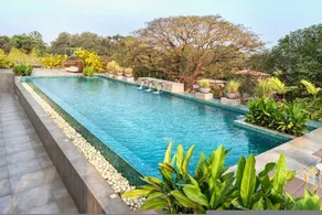 Apartamento vacacional con piscina y jardín - Image 5