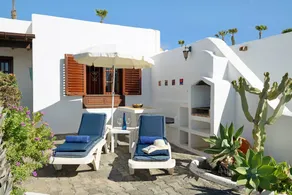 Vacation Apartment 'Puerto Chico N' with Sea View, Shared Garden and Wi-Fi - Image 3