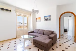 House with terrace | City view - Image 3