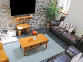 Family-friendly cottage with garden & hot tub | Pet-friendly - Image 4