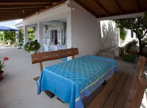Beachfront Whispering Waves Apartments - Comfort One Bedroom Apartment with Sea View - Image 4