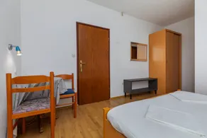 Room with balcony and sea view Brela, Makarska (S-24416-b) - Image 3