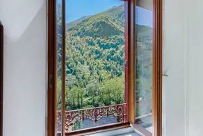House with garden | Mountain view - Image 2