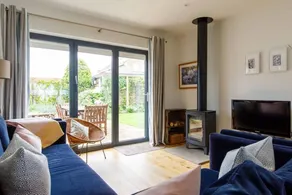 Child-friendly beautiful holiday home with terrace, fast internet & BBQ | Sea view - Image 4