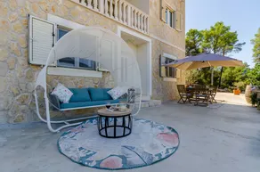 Holiday apartment with barbecue & terrace | Sea view - Image 3