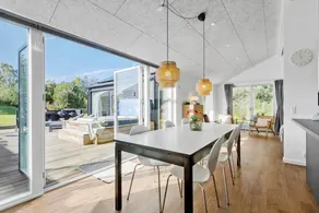 Holiday home with terrace, barbecue & jacuzzi - Image 3