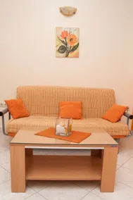 Modern eingerichtete Ferienwohnung orange - Image 4