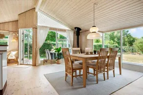 House with hot tub & terrace - Image 5