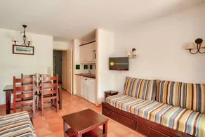 Apartment with pool - Image 2