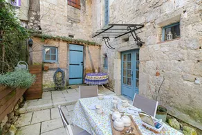 House with terrace | City view - Image 3