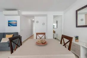 Appartement de vacances avec internet haut débit | Vue ville | Adapté au travail à distance - Image 5