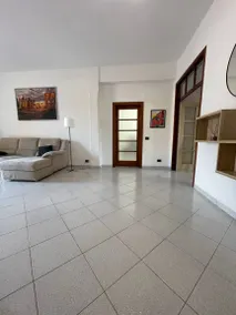 Dedicated room with terrace - Image 4
