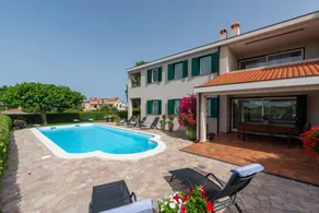 Flat with pool, BBQ & terrace - Image 2