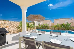 Voll ausgestatteter gemütlicher Bungalow mit Grill, privatem Pool und Garten - Image 5