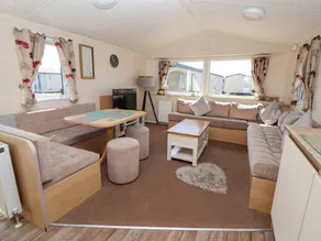 Cottage with garden & pool | Beach view - Image 3