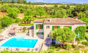 Villa with garden, barbecue & private pool | Mountain view | Good for workation - Image 3