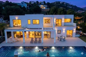 Villa mit Terrasse, Garten und privatem Pool | Gartenblick - Image 2