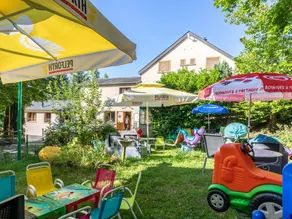 Location insolite conviviale et familiale avec terrasse | Avec animaux bienvenus - Image 2