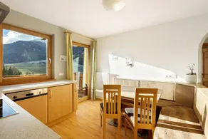 Apartment „Burgerhof Dolomiten“ mit Bergblick, großer privater Terrasse und WLAN - Image 4