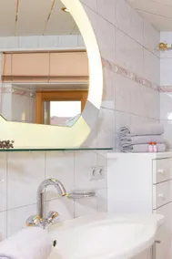 Flat with terrace - Image 3