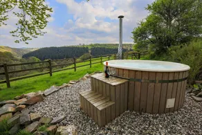 Cottage avec barbecue, jardin et jacuzzi - Image 2