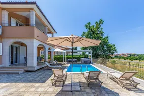 Voll ausgestattete Villa mit Pool und Terrasse | Haustierfreundlich - Image 4