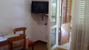 Holiday apartment with BBQ & terrace - Image 3