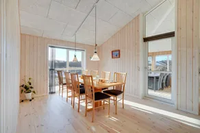 Fully equipped holiday home with terrace | Close to the beach - Image 4