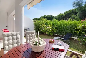 Appartamento con giardino e terrazza | Vista sul giardino - Image 5