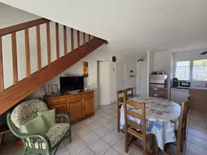 Holiday home with terrace & garden - Image 3