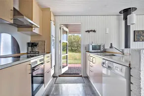 House with terrace & barbecue - Image 4