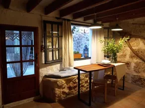 Apartment with terrace - Image 3