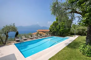 Villa avec piscine privée, jacuzzi et terrasse - Image 2